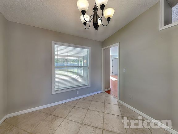 3rd image of 1374 Godfrey Ave