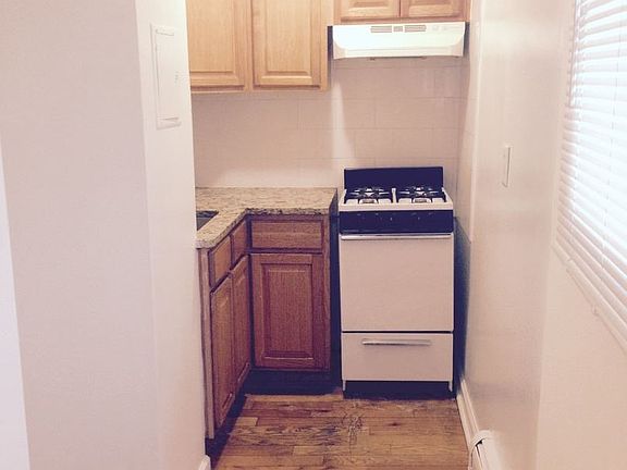 3rd image of 348 Randolph Ave APT 2