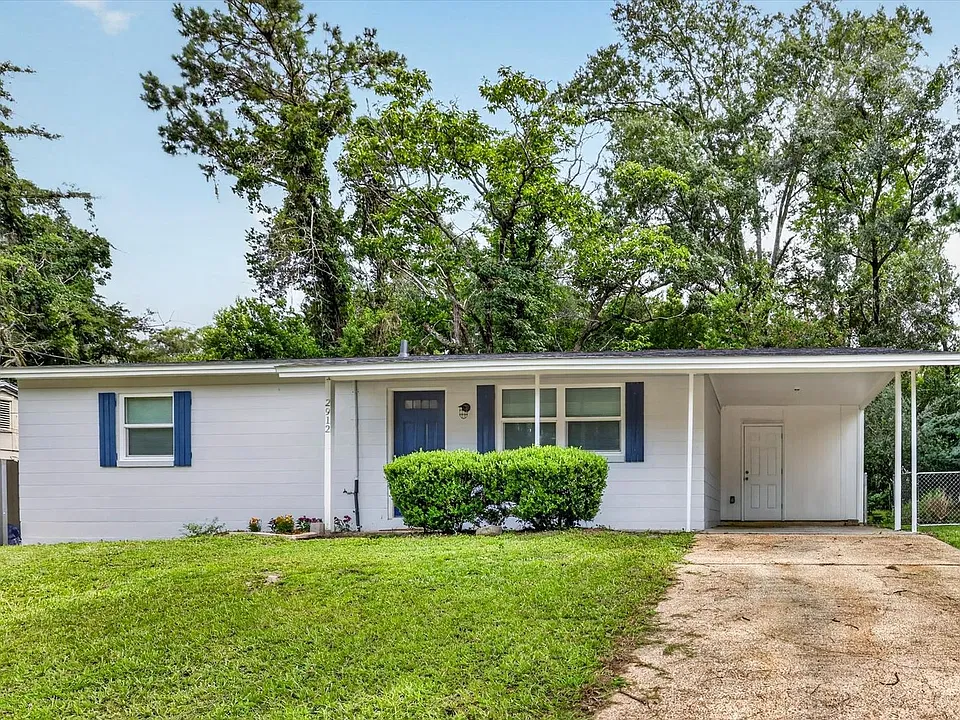 2912 Oakwood Dr