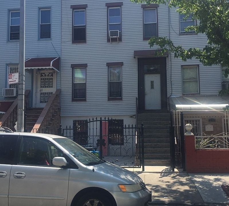 2nd image of 272 Woodbine St