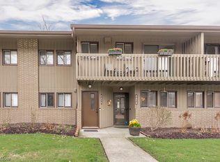 2475 Euclid Heights Blvd, Cleveland Heights, OH 44106