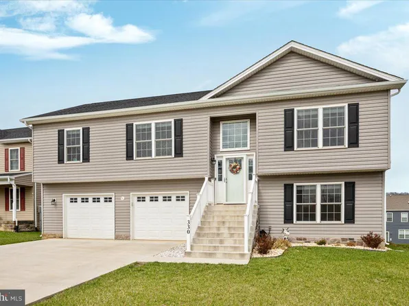 330 Pochards Ct, Martinsburg, WV 25403