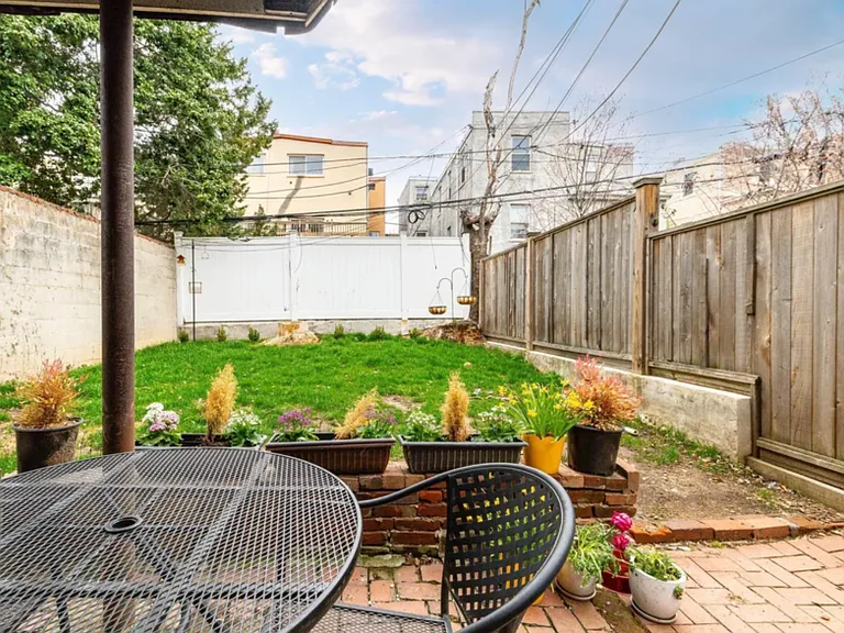 2037 Mount Vernon St #1R — Photo 13