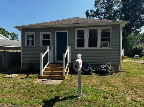 12 Hunter St, Warwick, RI 02889