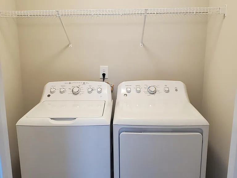 320 Kinsale Dr — Photo 15