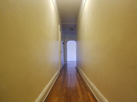 5th image of 2100 Westbury Ct APT 5F