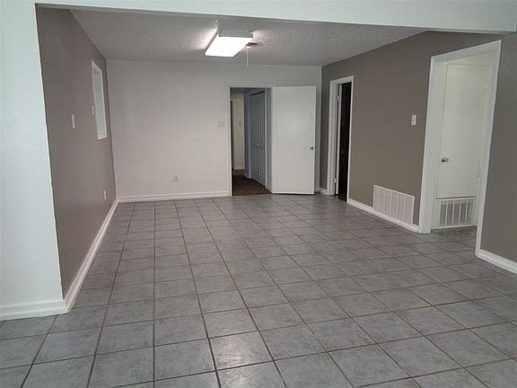 5th image of 1306 Westwood Dr