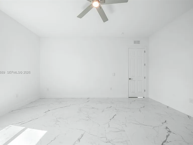 1025 Greenway Ter — Photo 15