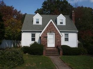 205 Oakdene Ave, Teaneck, NJ 07666