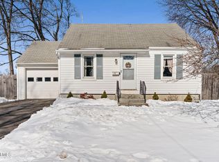 28 Rooney Ave, Albany, NY 12205