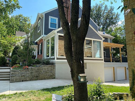 3rd image of 6511 Brackenridge Ave