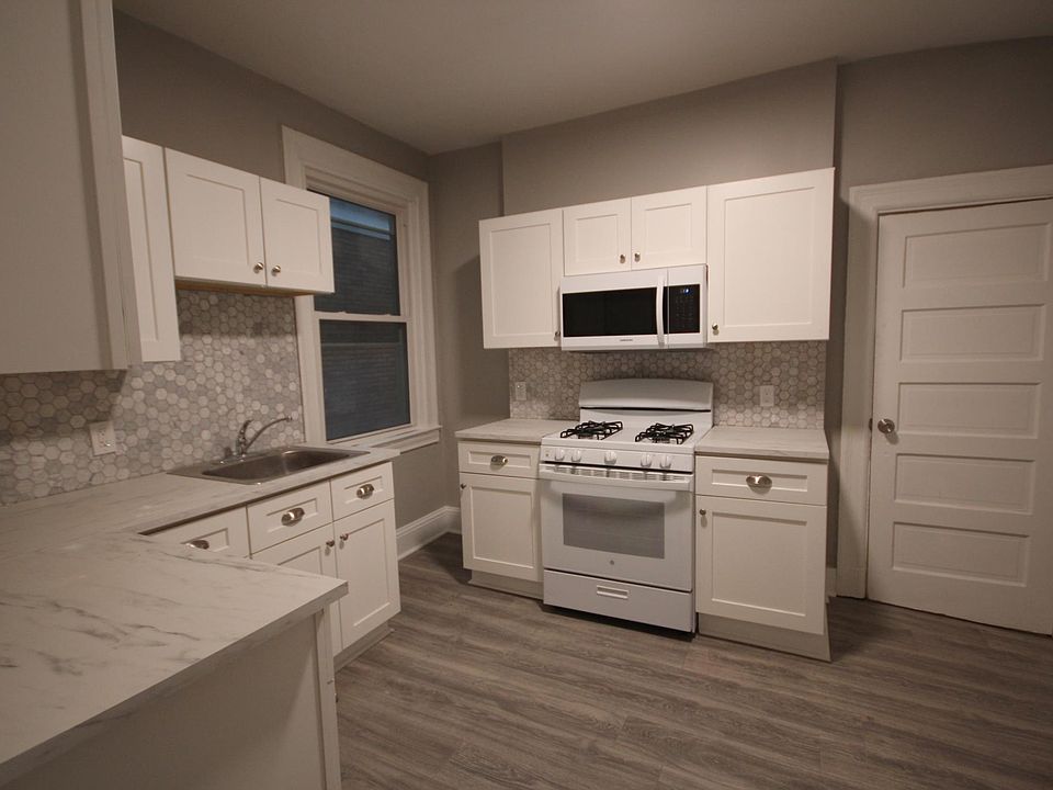 1st image of 2841 Centre Ave #10