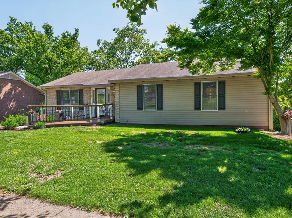 1136 Chinoe Rd, Lexington, KY 40502