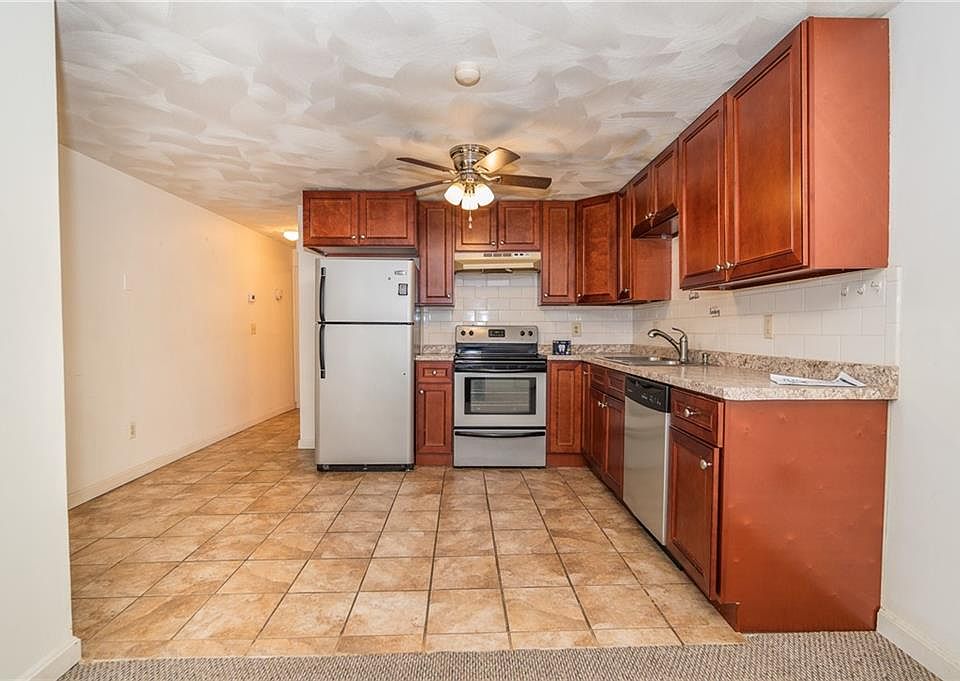 Oakwood Gardens Condominiums 569 Smithfield Rd Providence RI Zillow