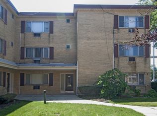 6400 Skokie Blvd UNIT 102, Skokie, IL 60077