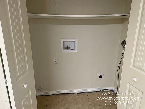 5th image of 689 E Laporte Dr