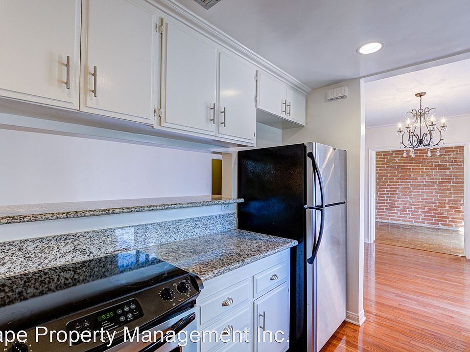1st image of 8550 Holloway Dr APT 202
