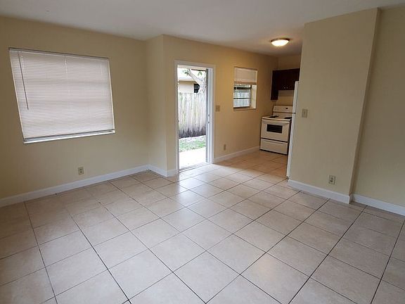 3rd image of 1140 NE 5th Ave APT 4