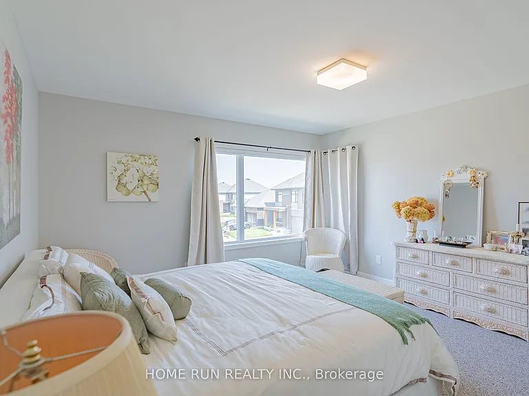 451 Longworth Ave — Photo 46