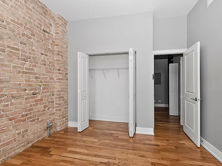 2754 W Cermak Ave. — Photo 9
