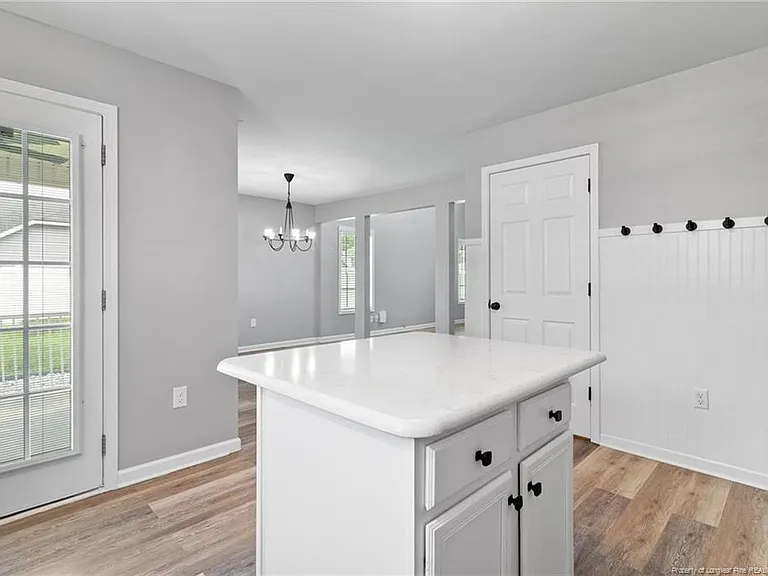 118 Newport Ct — Photo 13