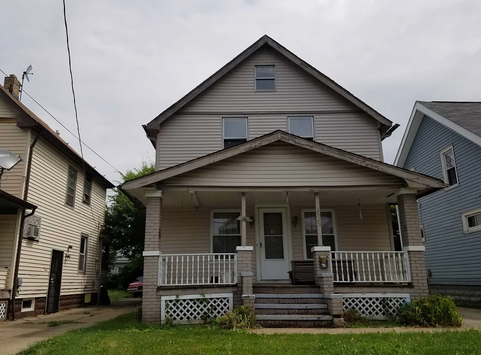3325 W 91st St photo 1