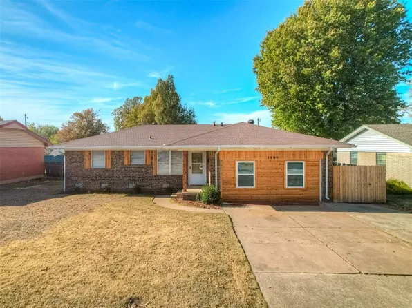 3909 Rosewood Dr, Midwest City, OK 73110