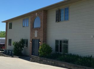 1710 5th St APT 2, Coralville, IA 52241