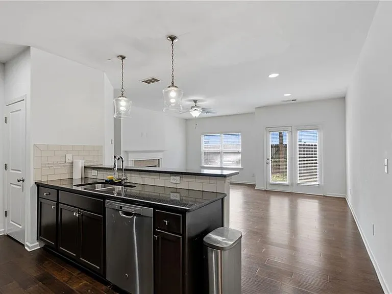 4987 Longview Walk — Photo 4