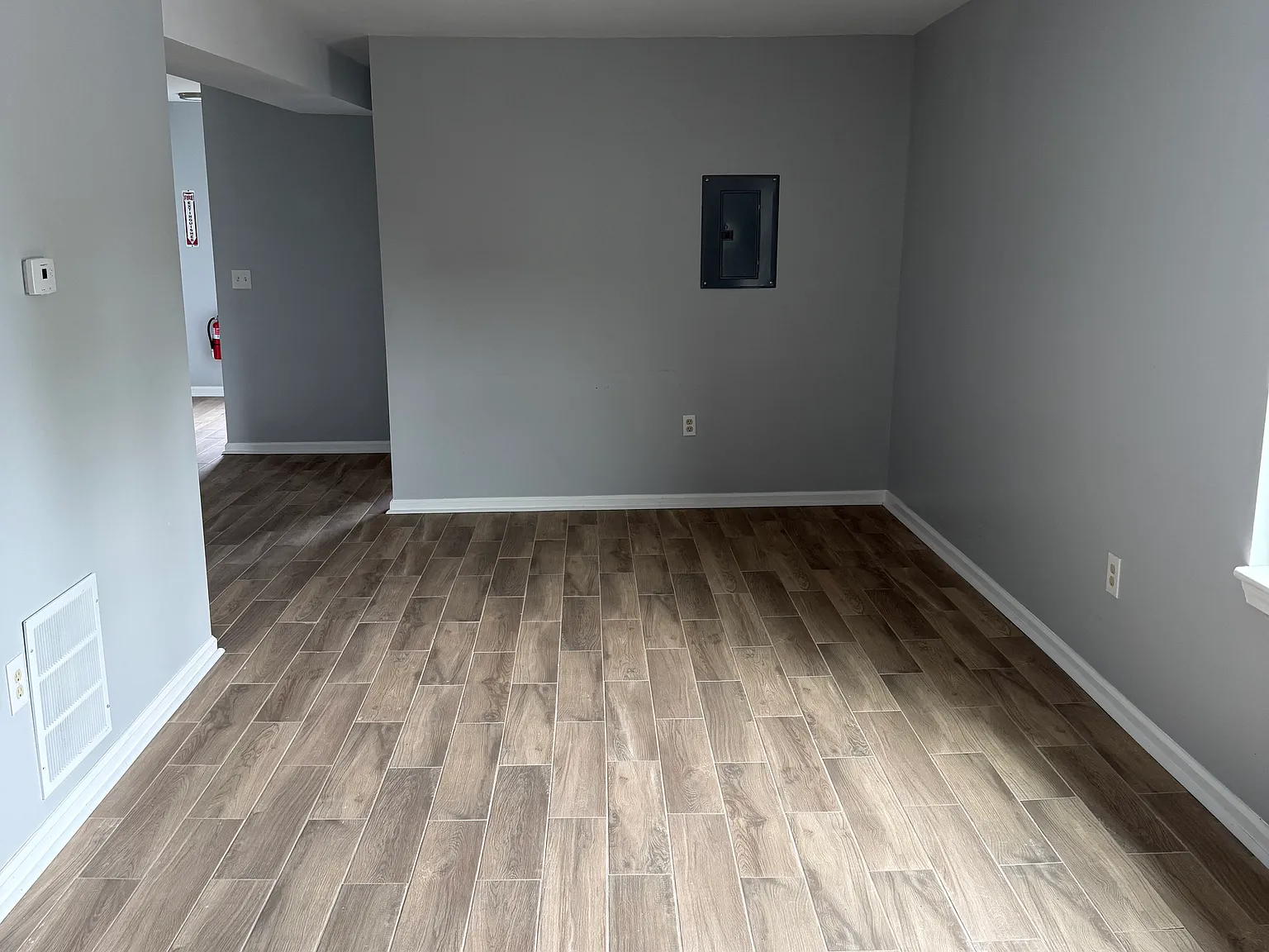3 bed, 1000 sqft, $2,000 — Photo 4