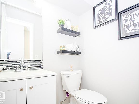 5th image of 1571 Sandringham Ct #1571