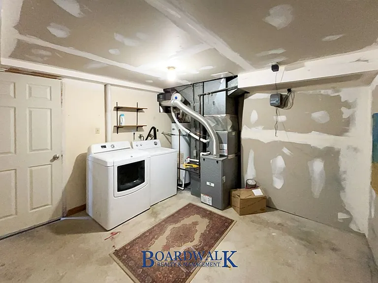 325 E Baird Cir — Photo 25