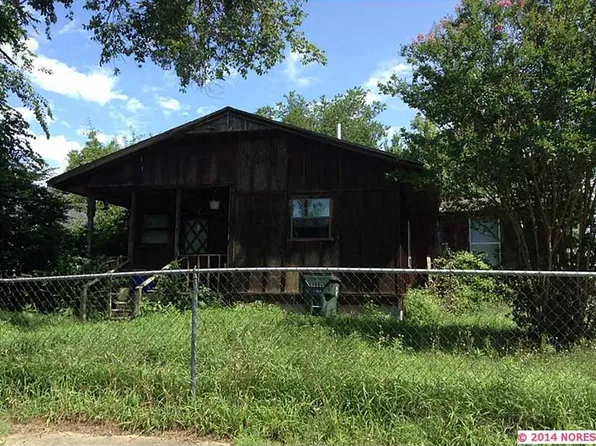 619 W 15th St, Okmulgee, OK 74447