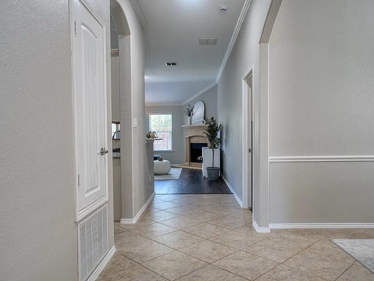 11720 Champion Creek Dr — Photo 4