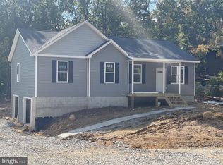 158 Country Club Dr, Cross Junction, VA 22625