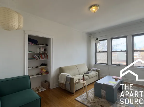 2929 W McLean Ave APT 3, Chicago, IL 60647