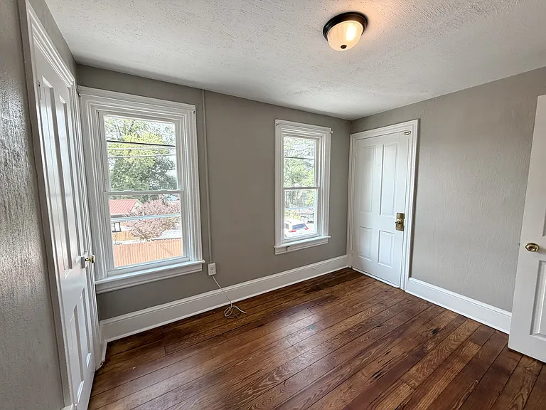 305 N Franklin St — Photo 5