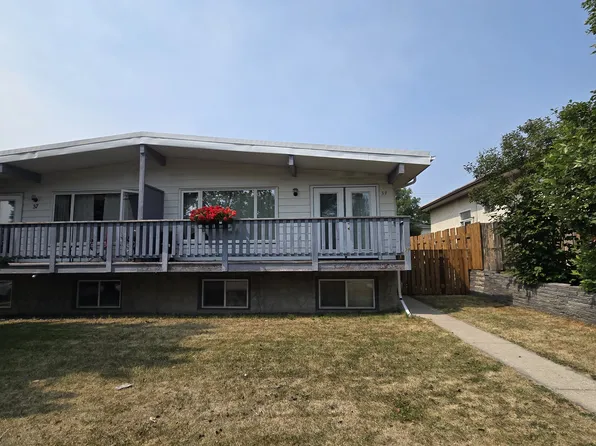 39 Dalton Bay NW #39, Calgary, AB T3A 1H7