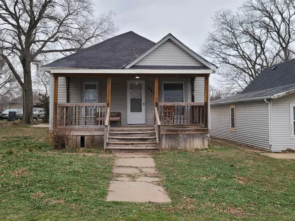 313 E Lincoln Ave, Wellington, KS 67152