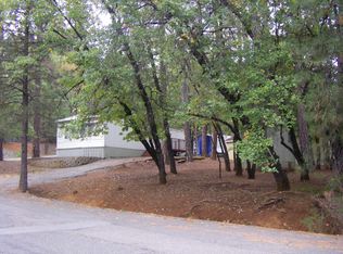 18074 Pine St, Lakehead, CA 96051