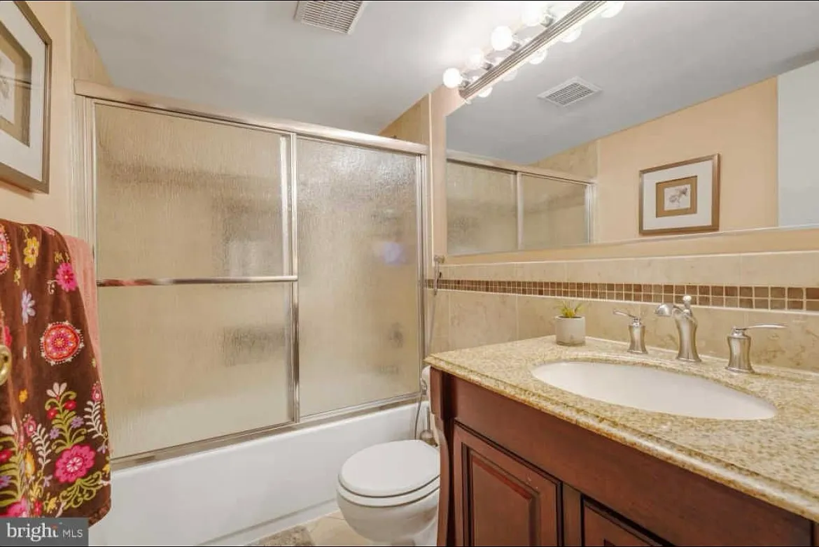 2 bed, 933 sqft, $2,000 — Photo 4