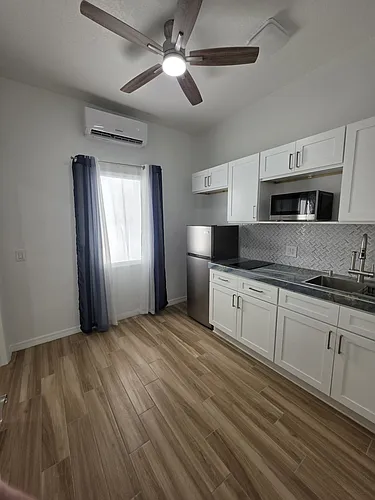 1821 Benevento St Photo 1