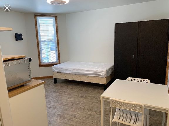 2nd image of 114 N Penn St #2