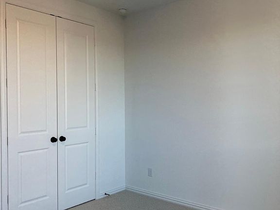 3rd image of 4000 Twisted Leaf Ln
