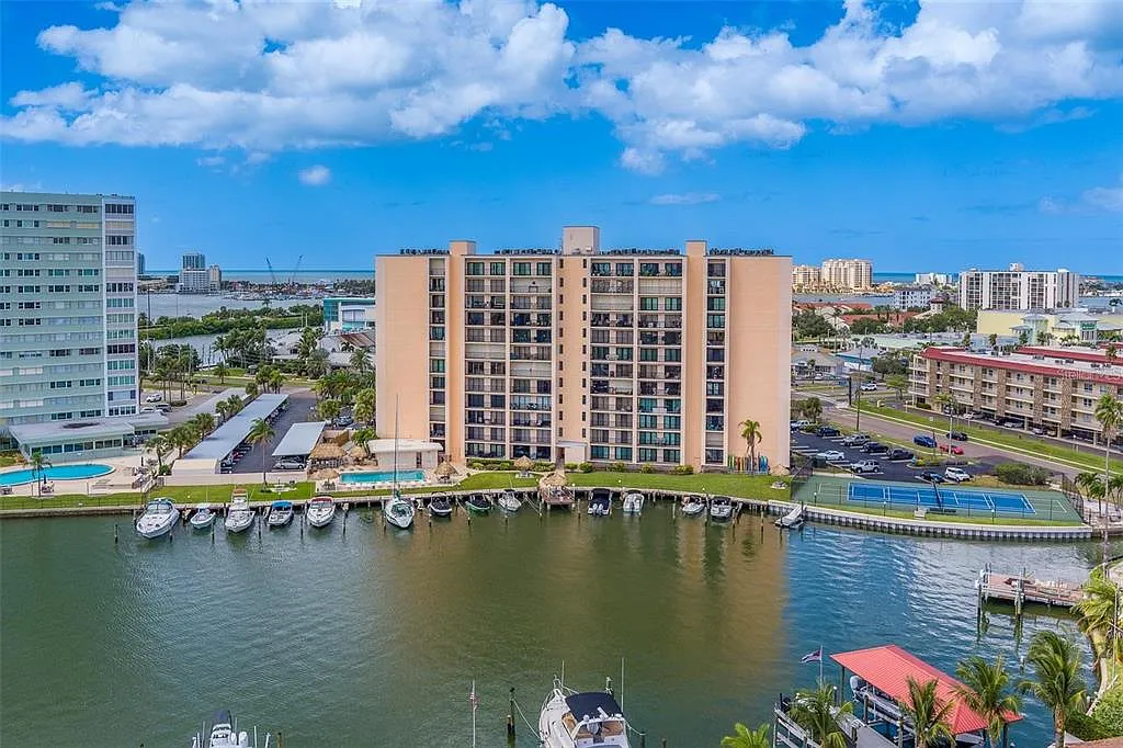 1 bed, 1.0 bath, 680 sqft, $2,400 — Photo 1