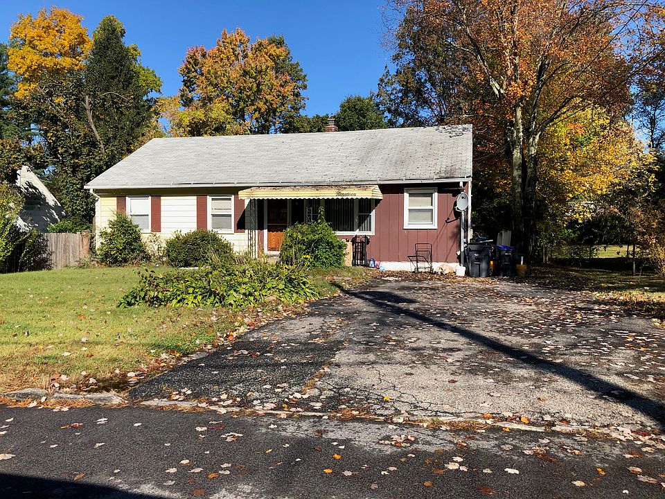 2nd image of 19 Winnetou Rd