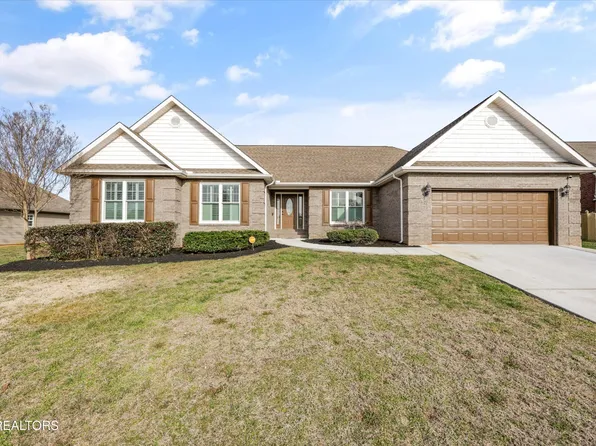 2712 Barsha Fields Ln, Maryville, TN 37804