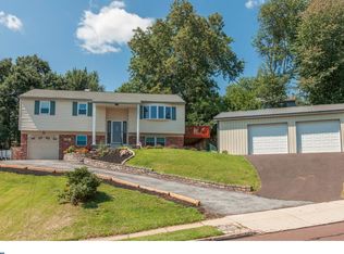 15 Bettie Ln, Audubon, PA 19403