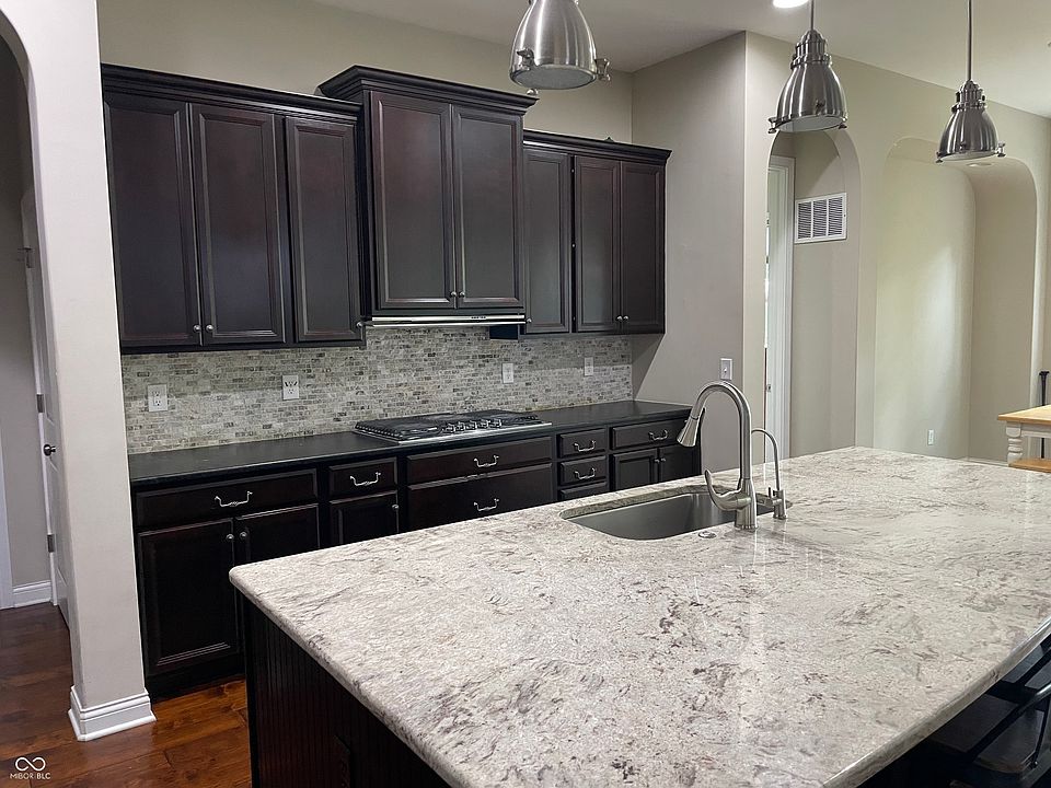 2nd image of 3271 Gray Hawk Dr