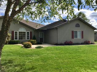12 Carriage Ln, Owatonna, MN 55060